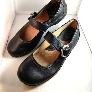 b.o.c. Born Concept Black Mary Janes, size 8